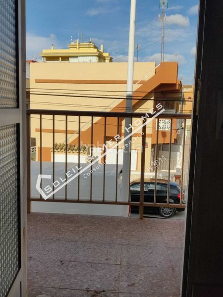 Foto f40e5f5c-fe54-414a-a591-5306d708da9e. Casa adossada a El Perelló Sueca
