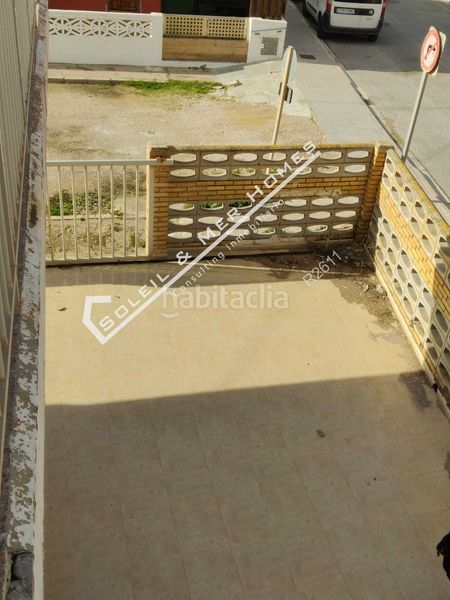 Foto f9ed3a9f-4cba-45ae-84b3-ab2dee30d0ac. Casa adossada a El Perelló Sueca