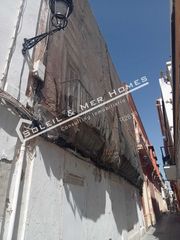 Casa  Calle ricardo alcón. ?? ¡gran oportunidad de inversión en pleno corazón de el puerto