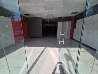 Alquiler Local Comercial en Via europa 169. Local 2 plantas con montacargas.