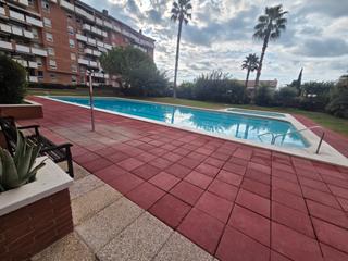Piso en Can Farrerons. Plaza de parking y piscina comunitaria