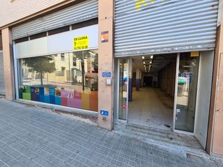 Alquiler Local Comercial en Carrer plaça, 74. Local con salida de humos