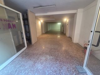 Local Comercial a Carrer Torras i Bages 39