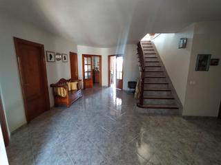 Chalet in S´Arenal. Casa unifamilar con garaje y sótanos