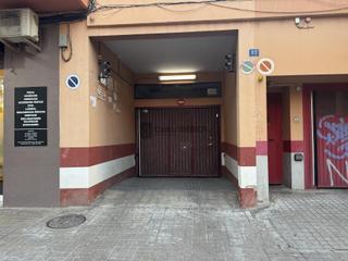 Autoparkplatz in Ecuador