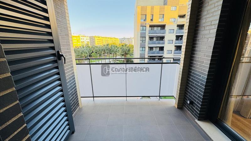 Foto 555786d8-4f6f-45c0-bb80-7bfa10254c2e. Appartamento con parcheggio piscina in Nou Benicalap Valencia