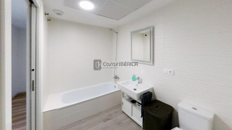 Foto f391a301-344b-4d95-a23f-d265bf53dc25. Appartamento con parcheggio piscina in Nou Benicalap Valencia