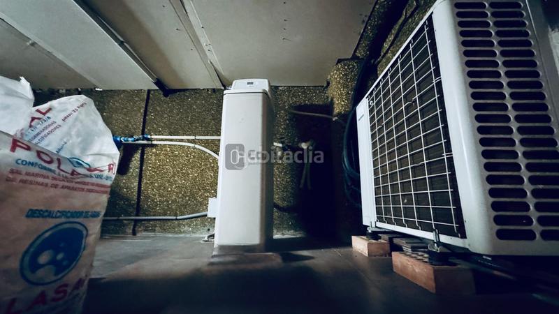 Foto c8497e3a-dc09-4757-b1f0-f1b8c03a3061. Local comercial a Nou Benicalap Valencia