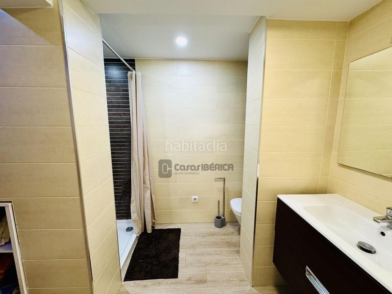 Foto fc31dd94-9c53-45a8-a08c-bc8340558750. Piso  en Ciutat Fallera Valencia