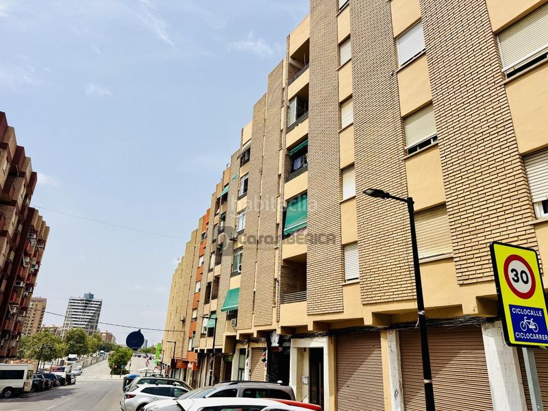 Foto 1d6e7a81-c9d6-4dbe-adaf-fde11e3bbd56. Piso  en Barrio Benicalap Valencia