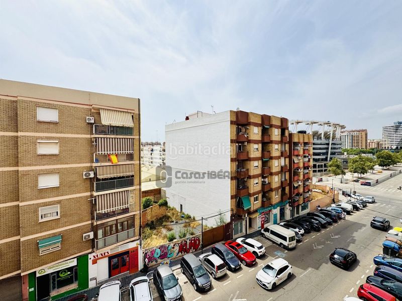 Foto cfd9062f-8b10-4d34-9c1a-eab5a9d45156. Piso  en Barrio Benicalap Valencia