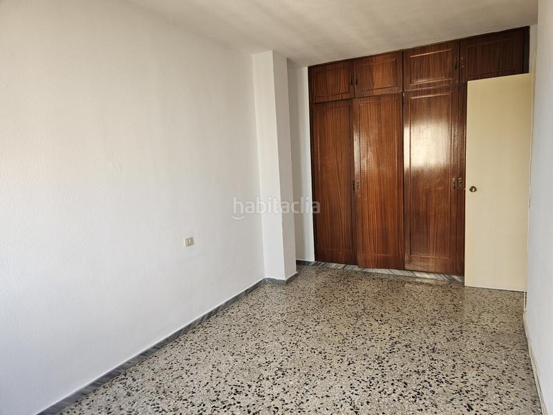 Foto 6466ef93-9634-4ad7-93d5-9e50983acf8e. Piso luminoso piso exterior de 4 dormitorios a reformar en tomé cano en Santa Cruz de Tenerife