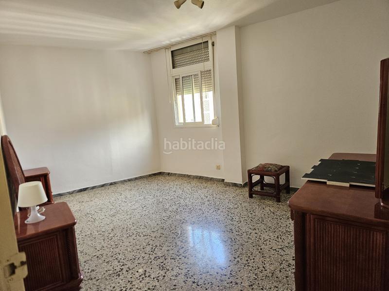 Foto c6d9456a-fb81-4666-80bd-a1645bbcbfef. Piso luminoso piso exterior de 4 dormitorios a reformar en tomé cano en Santa Cruz de Tenerife