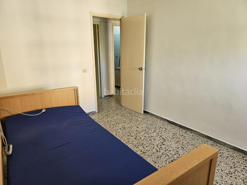 Foto e0e29cdf-d47b-46a9-9a05-94131da8a4b1. Piso luminoso piso exterior de 4 dormitorios a reformar en tomé cano en Santa Cruz de Tenerife