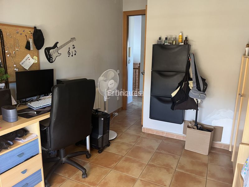 Foto ef9d72b3-fb48-494d-8a45-d0d004e54ab0. Xalet amb xemeneia calefacció aparcament a Ca n´Oriol Rubí