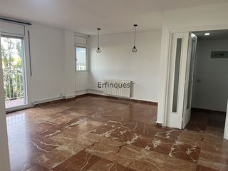 Appartement  Carrer de x�quer. Se vende excelente piso en el xuquer