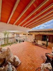 Casa aparellada a Búger. Oportunidad en búger vivienda unifamiliar con potencial