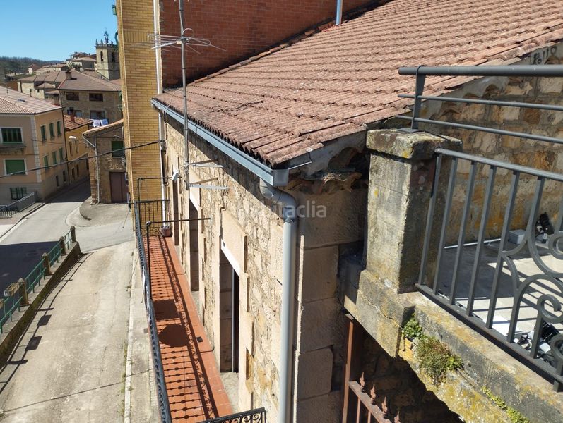 Foto 4a5636c3-3228-4a15-b1e5-01e9c9a3476b. Casa adossada a Quintanar de la Sierra