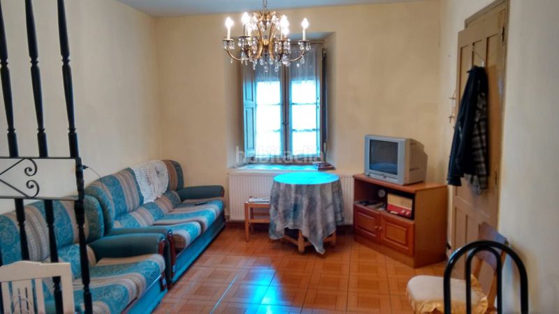 Foto 51a1f419-9195-4eb9-8ce6-ffd70070a3c9. Casa adossada a Quintanar de la Sierra