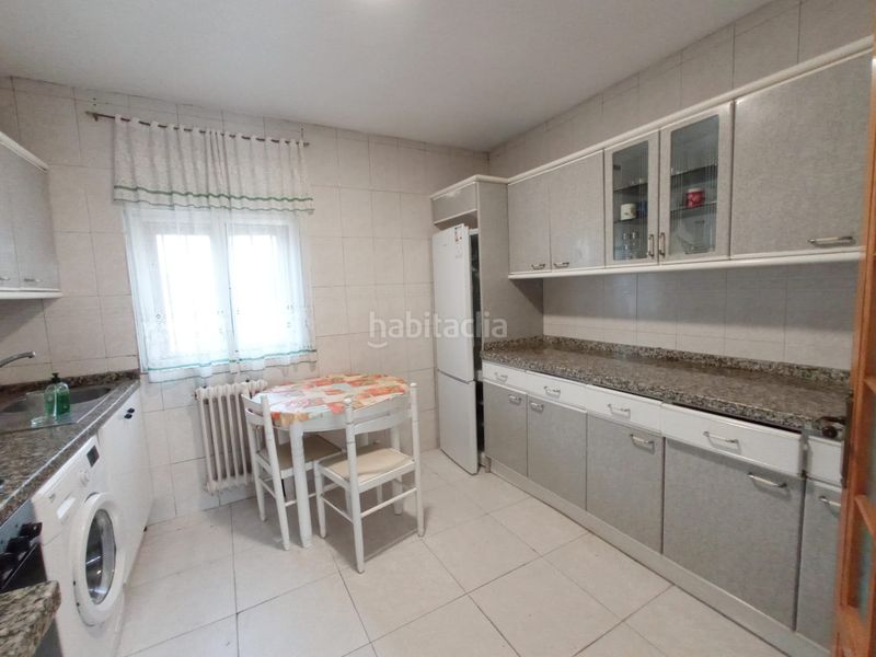 Foto 49129cbf-d82f-46aa-ac4b-bd4d4660ea6e. Casa pareada en Barriada de Yagüe Burgos