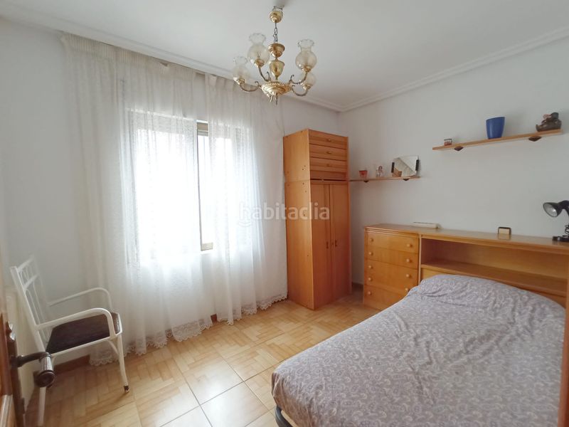 Foto 87e79b14-e07c-4632-8f85-1b383b6879c7. Casa pareada en Barriada de Yagüe Burgos