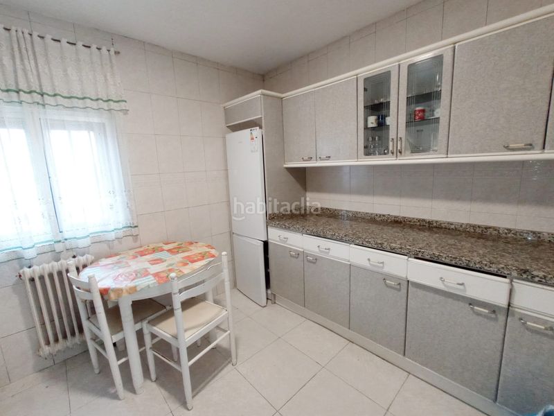 Foto b9a46a67-07cb-4caa-b8d0-9930a8b4624a. Casa pareada en Barriada de Yagüe Burgos