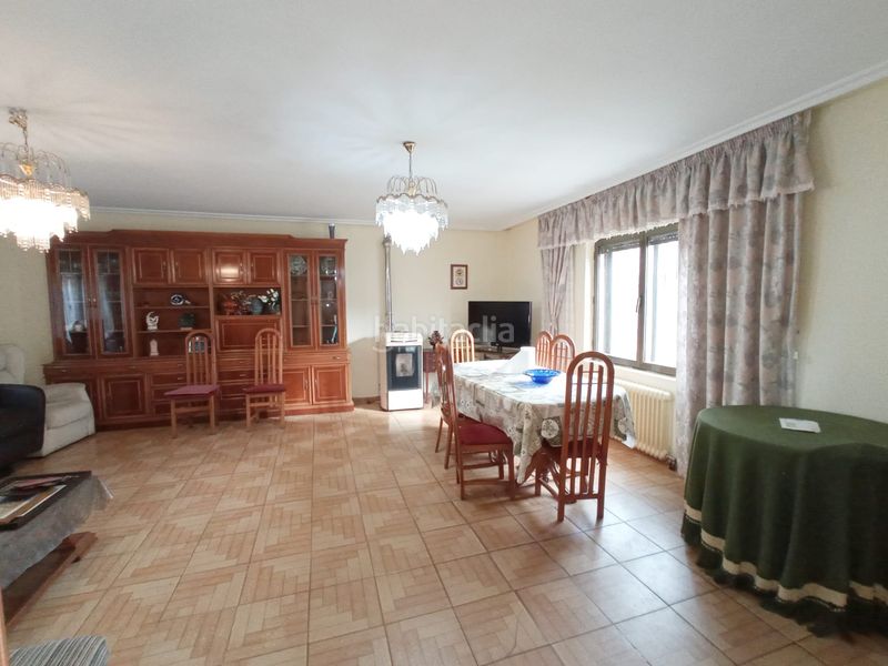 Foto d6348d2b-38d8-4f38-83ec-321e5cf094b1. Casa pareada en Barriada de Yagüe Burgos