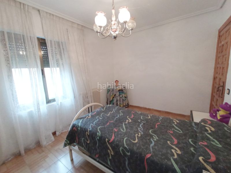 Foto ecb2f473-3225-4d8a-97c9-e39a4584f850. Casa pareada en Barriada de Yagüe Burgos