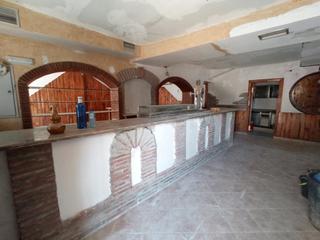 Local commercial en Calle maestro de villaln 3. Hostal-restaurante asador