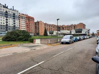 Parking coche en Los Vadillos - R. Sanitaria - Pozanos