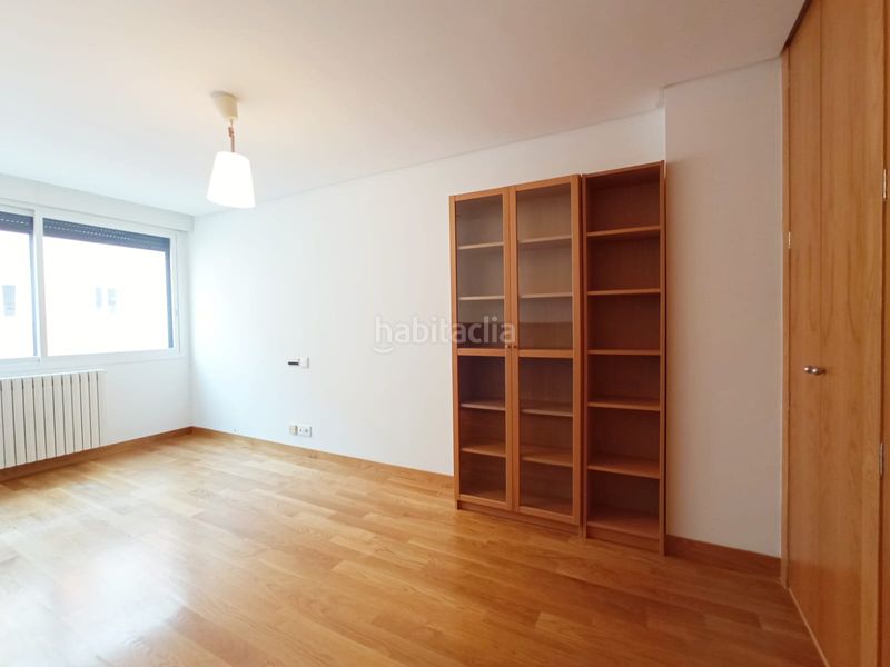 Foto 260a248c-8772-4bc4-8367-3e34b3f82bd7. Pis amb calefacció aparcament a Los Vadillos - R. Sanitaria - Pozanos Burgos