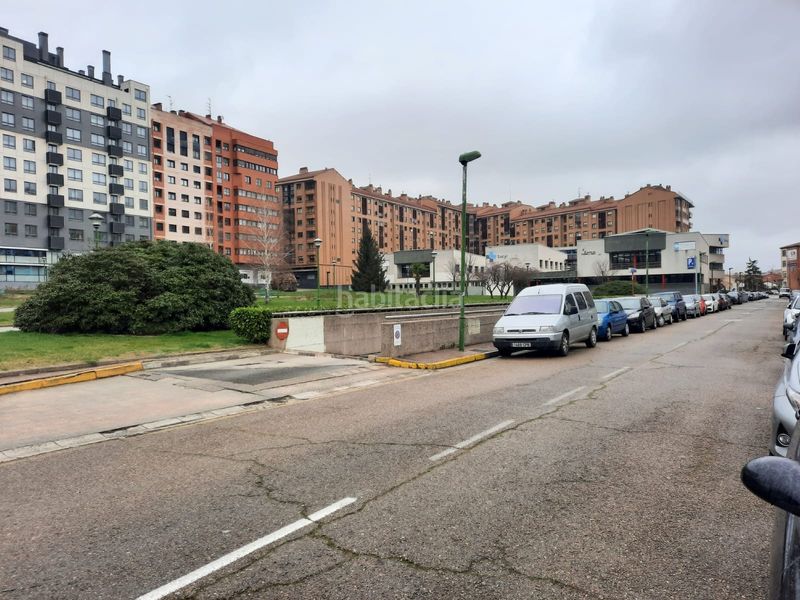 Foto ae3d88db-e1fb-4bae-a391-aa5e10f82645. Aparcament cotxe a Los Vadillos - R. Sanitaria - Pozanos Burgos