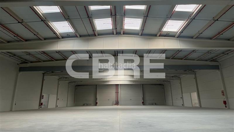 Foto b58fbd0d-3ddf-4d32-b6fc-3ccaa148599a. Affitto capannone industriale in avenida premios nobel 20 in Torrejón de Ardoz