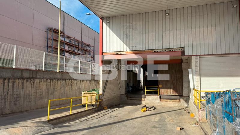 Foto 2eb99f71-a48d-4689-9f32-4827d33814e4. Affitto capannone industriale in calle cormoranes 7 in Pinto