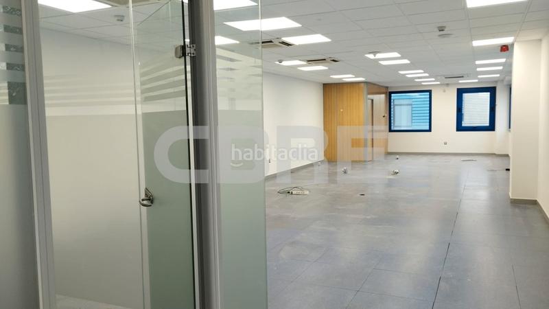 Foto 6b3cfe9c-0f97-4d81-a326-5e58013d9bf6. Rent industrial building in avenida recomba 8 in Las Dehesillas-Vereda de los Estudiantes Leganés