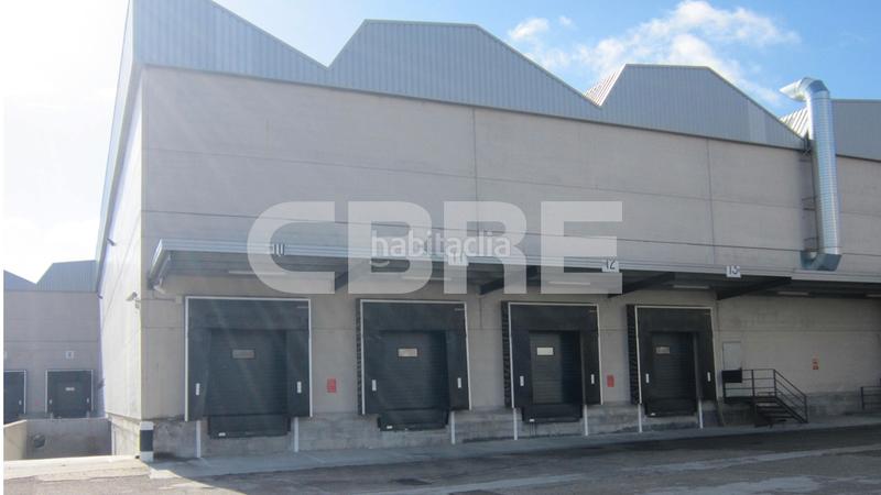 Foto 1a6b9489-ea4c-489f-9b99-c5ce2db2a319. Rent industrial building in avenida de andalucía 208 in Valdemoro