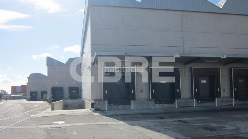 Foto b9589a0d-024d-4a60-a0fe-2eae3a1ea82e. Rent industrial building in avenida de andalucía 208 in Valdemoro