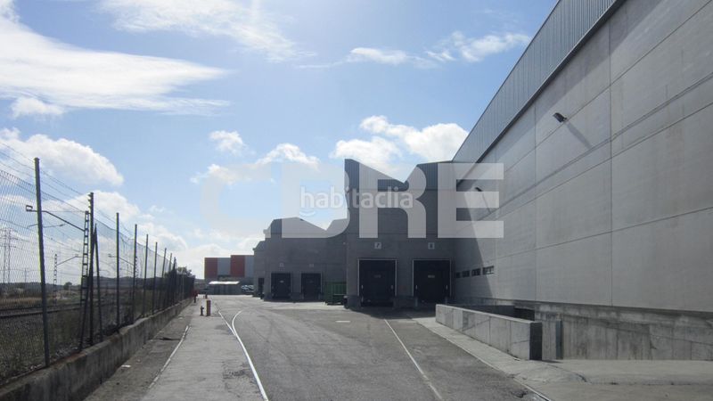 Foto 638e2a67-6cc0-45cb-bed4-eea527ffcf41. Lloguer nau industrial a avenida de andalucía 208 a Valdemoro