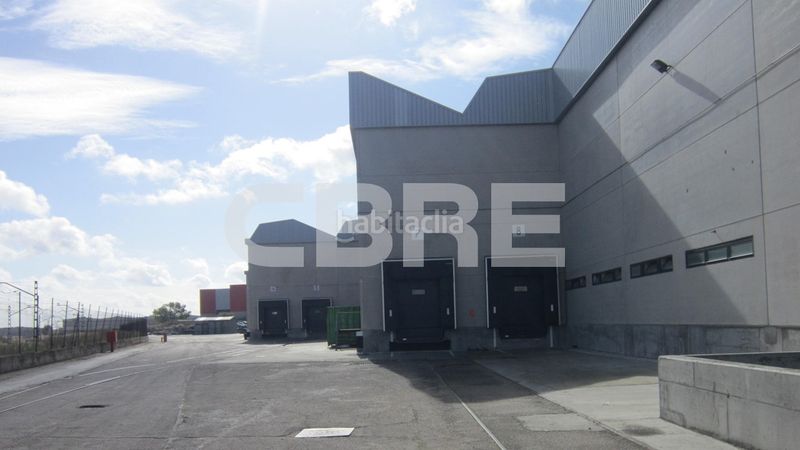 Foto bee661d6-4158-4179-a943-845ff2df20b1. Lloguer nau industrial a avenida de andalucía 208 a Valdemoro