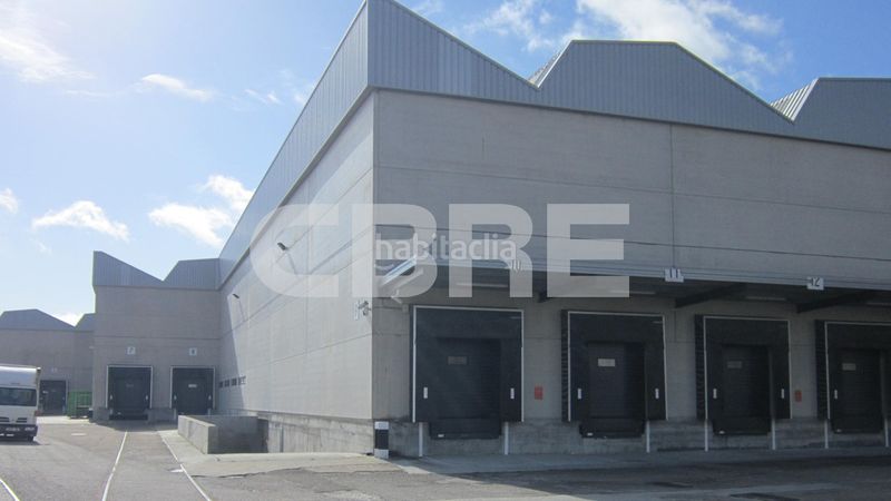 Foto e945f3ae-04f1-4956-92c5-a42d590ed128. Lloguer nau industrial a avenida de andalucía 208 a Valdemoro