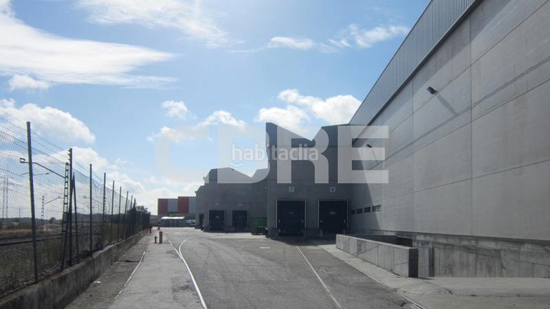Foto 638e2a67-6cc0-45cb-bed4-eea527ffcf41. Alquiler nave industrial en avenida de andalucía 208 en Valdemoro
