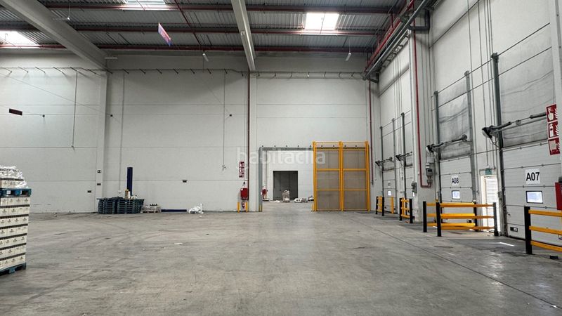 Foto bfecc960-4c82-40d8-b814-ae3f09c2f821. Lloguer nau industrial a calle cerrajeros 31 a Montserrat-Parque Empresarial San Fernando de Henares