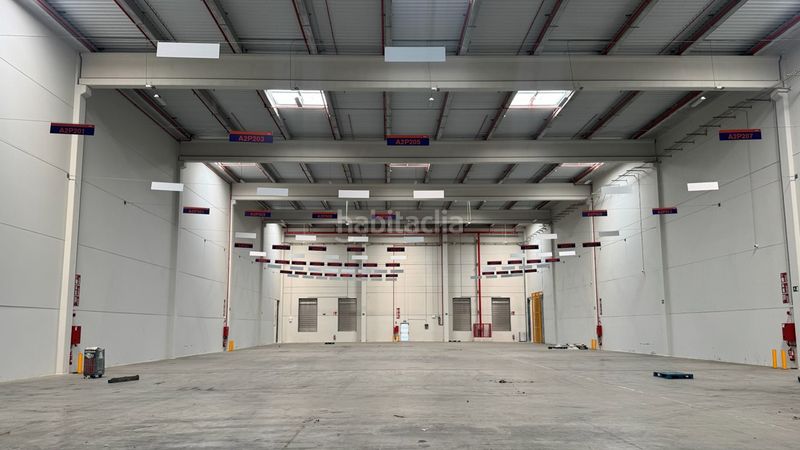 Foto c2e8eba2-7e7c-4611-b534-5ee232786158. Lloguer nau industrial a calle cerrajeros 31 a Montserrat-Parque Empresarial San Fernando de Henares
