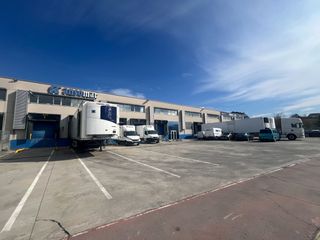 Miete Fabrikhalle in Landatxu kalea 8. Nave logística en alquiler en derio