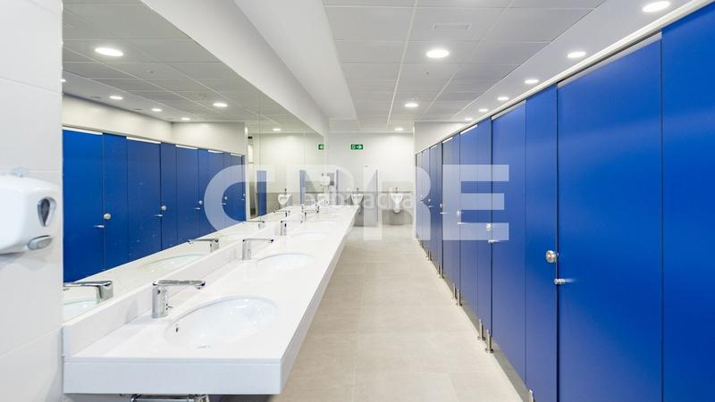 Foto 0bebcddb-5164-4890-bbe6-0f0429d4085b. Rent industrial building in calle dolmen 2 in La Dehesa de Moratalaz Illescas