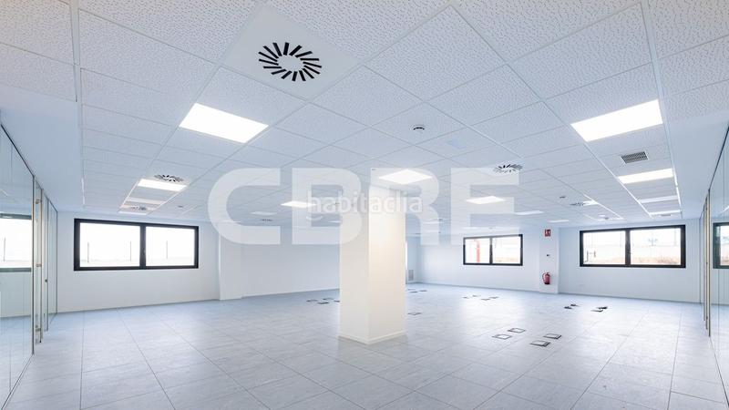 Foto 7bf250fc-fd23-4ef9-bc60-eff7161f5fe0. Rent industrial building in calle dolmen 2 in La Dehesa de Moratalaz Illescas