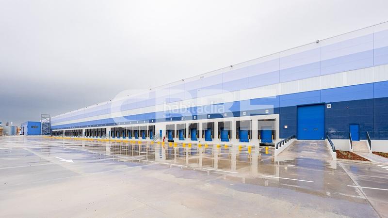 Foto e9937a61-34ca-41e5-b7e8-3bc159f5770b. Rent industrial building in calle dolmen 2 in La Dehesa de Moratalaz Illescas