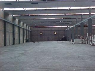 Fabrikhalle in Calle Alcalá X Dos