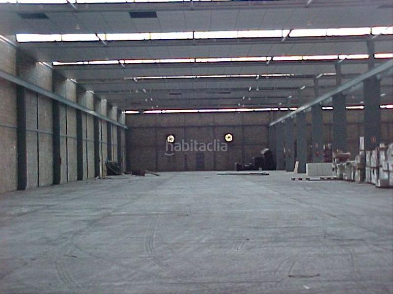 Foto b724bd3f-9fed-4b56-81ce-07c4d94498b0. Alquiler nave industrial en La Paz Alcalá de Guadaira