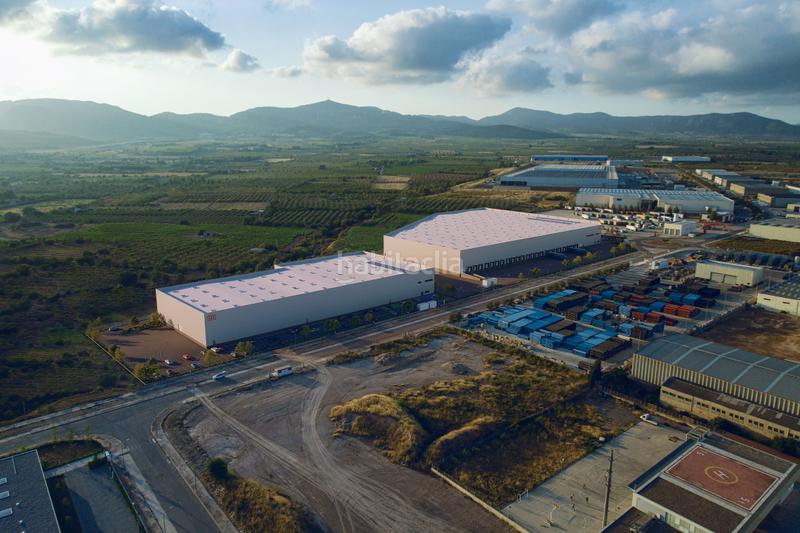 Foto c0a6c353-a125-4a33-b0b2-02684f6d2957. Alquiler nave industrial nave logística en Valls